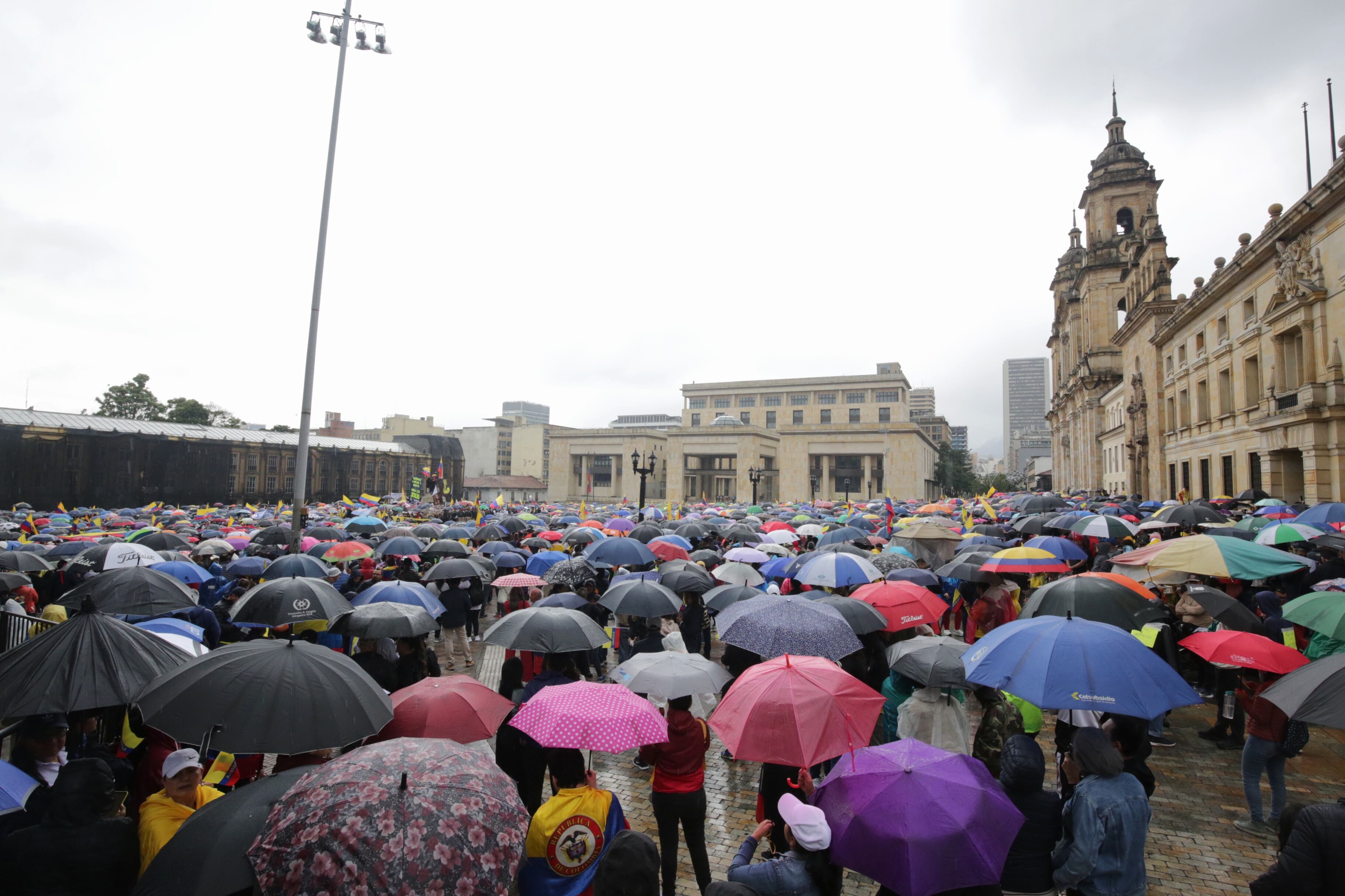 MARCHA 21 DE ABRIL EN CONTRA DEL GOBIERNO DE GUSTAVO PETRO BOGOTÁ