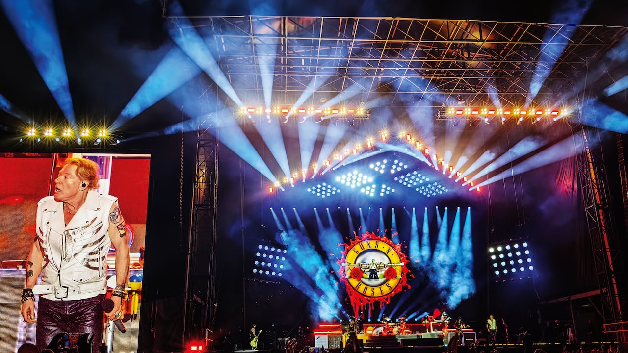 La banda estadounidense Guns N’ Roses se presentó en el Vive Claro Distrito Cultural, como parte de su gira mundial en 2025.