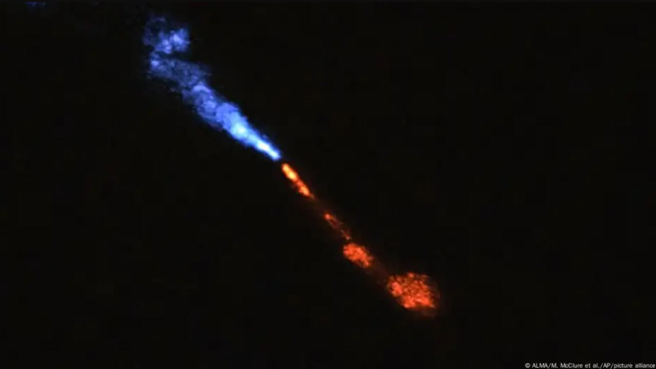 Una estrella en formación reveló las primeras señales del nacimiento de nuevos mundos.