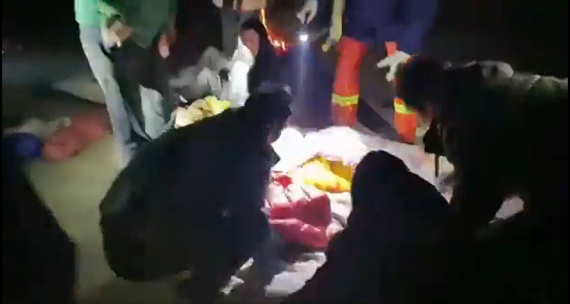 Las víctimas pueden aumentar en las próximas horas.