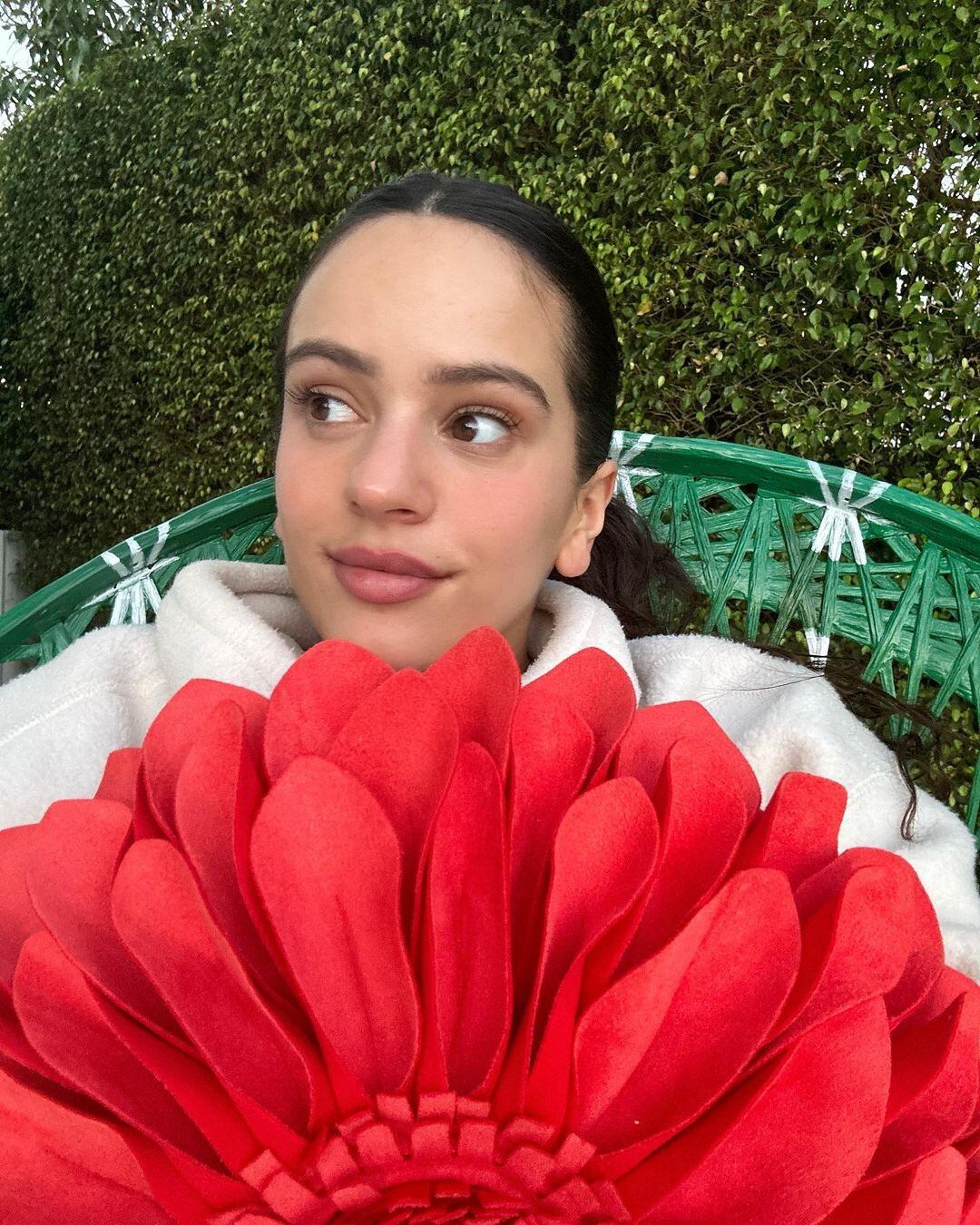 Rosalía cambia su look y causa sensación en redes