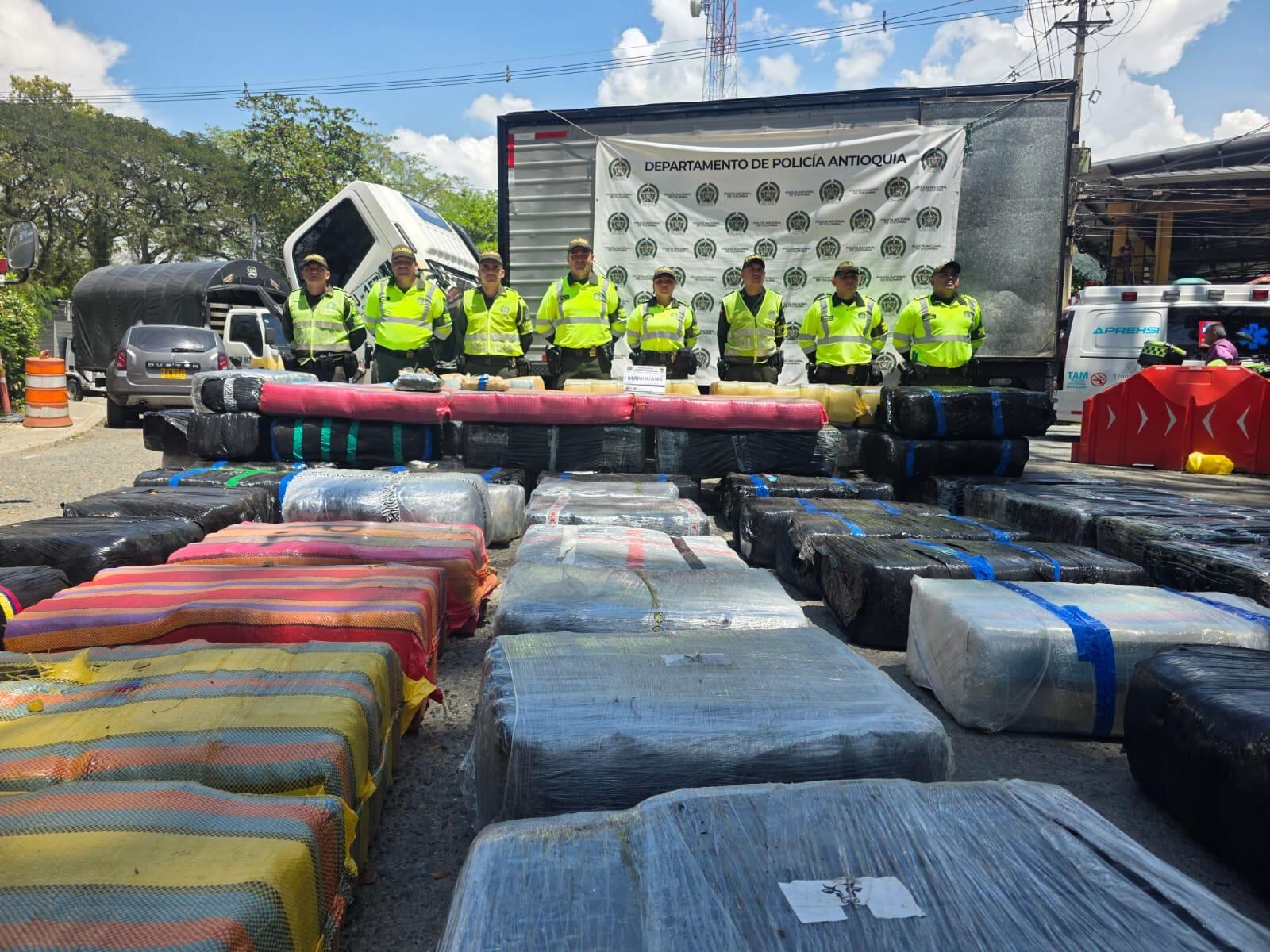 Policía reportó el decomiso de 5.2 toneladas de marihuana en Antioquia.