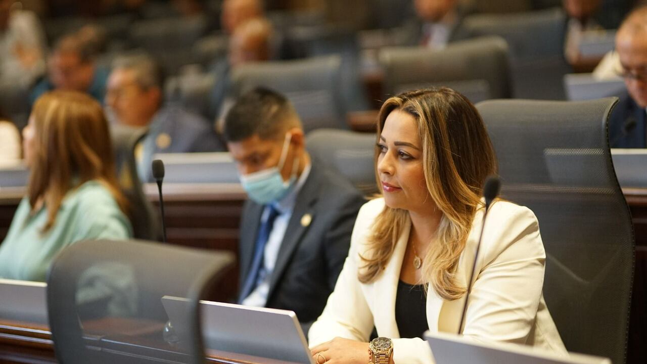 Representante a la Cámara Ana Paola García del partido de la U por Córdoba lidera proyecto que busca igualdad de género.