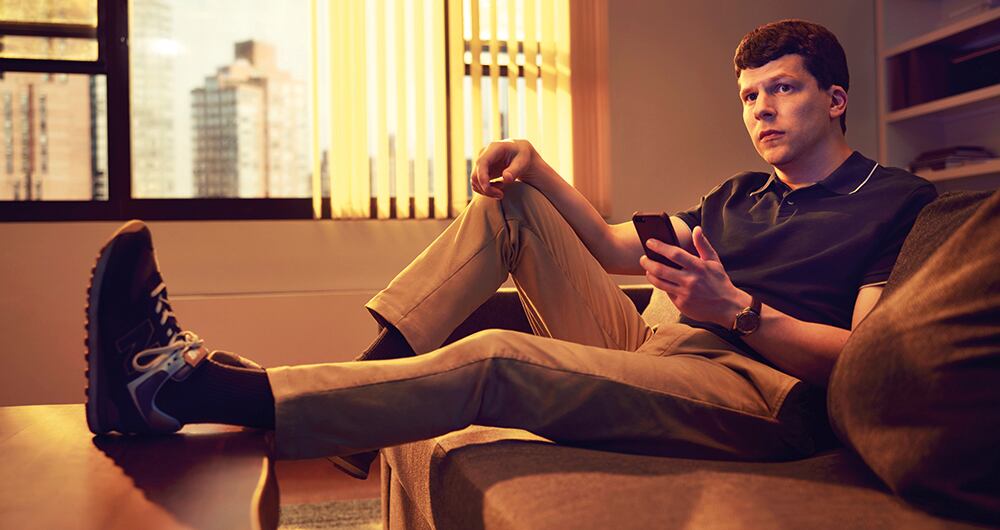 Jesse Eisenberg es Toby Fleishman, un doctor recientemente divorciado, en la producción 'Fleishman Is In Trouble'. Imagen: Star+