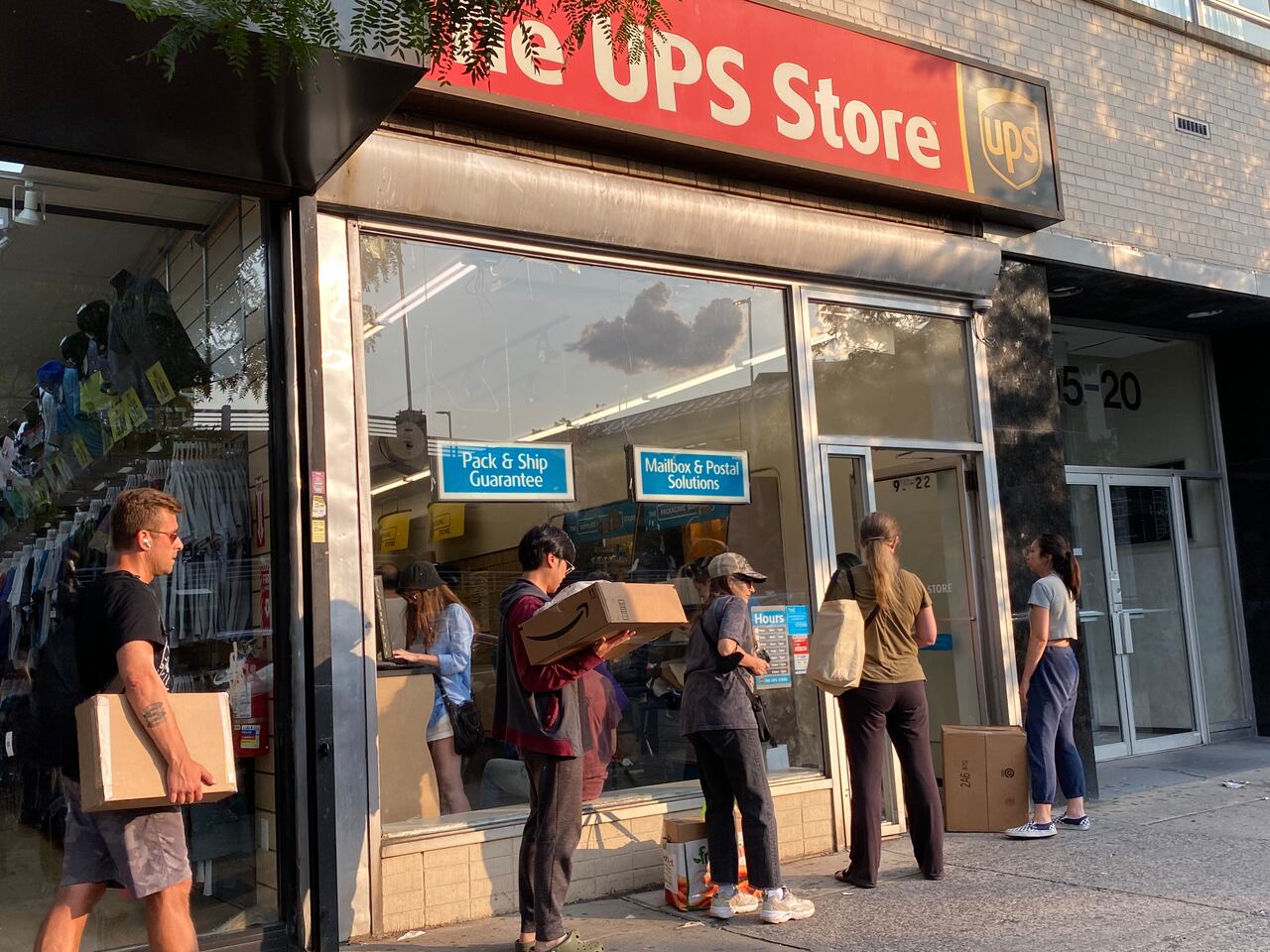 UPS anuncia recorte de 20.000 empleos tras reducir envíos con Amazon ...