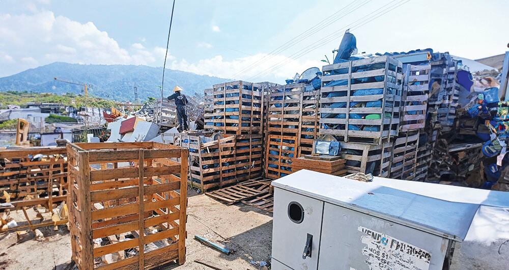 Así estaban las bodegas de Alumbrado Público de Bucaramanga antes del supuesto “saqueo”.