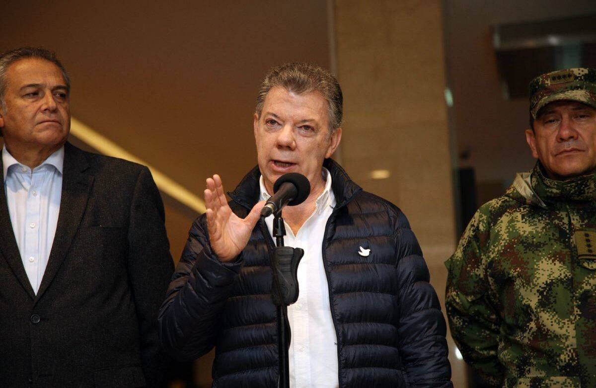 "Les puedo asegurar que los responsables caerán, porque este tipo de ataques cobardes, no los vamos a permitir" declaró el presidente e hizo un llamado a la calma: "El terrorismo lo que quiere es cambiarle la agenda al país. La respuesta a este tipo de ataques es la normalidad" declaró el presidente. 