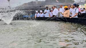 Comunidad de Canutal junto con el presidente de Ecopetrol, Ricardo Roa, y el ministro de Minas, Andrés Camacho.