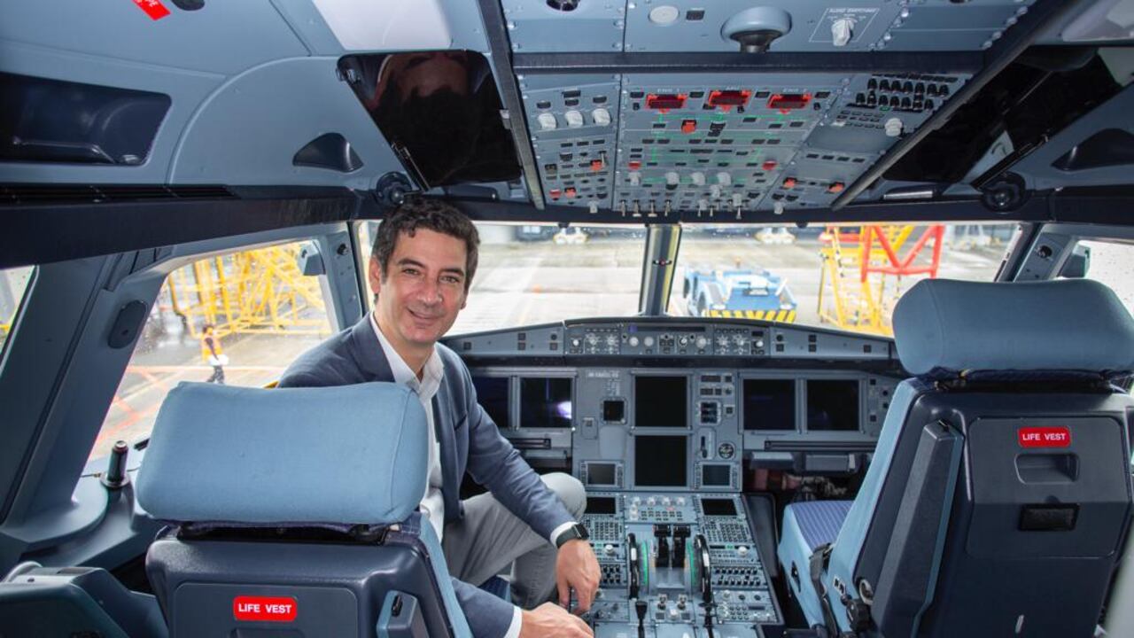 Félix Antelo, presidente de Viva Air, presentó renuncia.