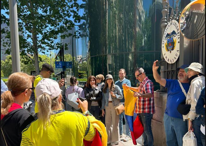 Colombianos protestan contra Petro en Madrid, España