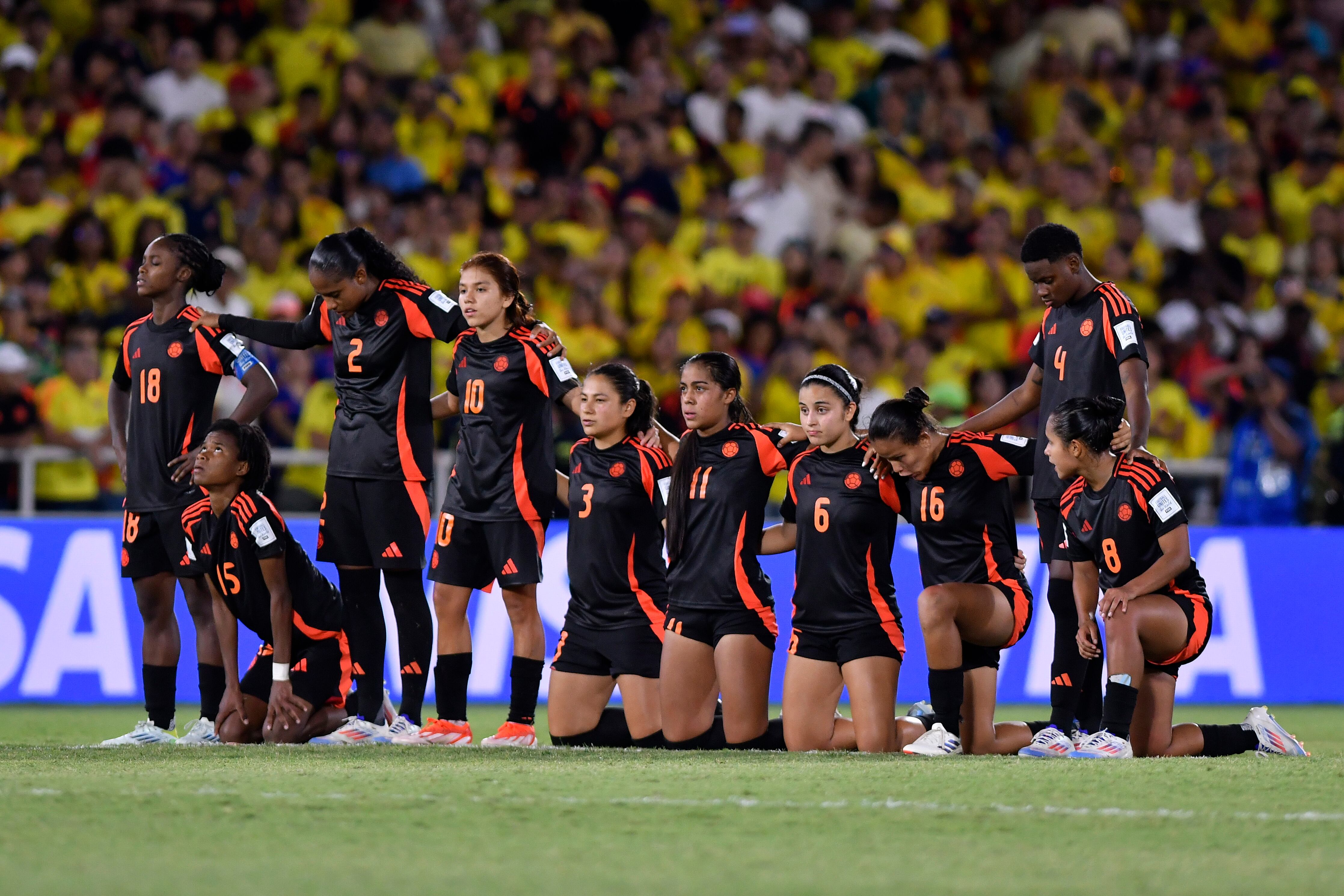 CALI, COLOMBIA - SEPTEMBER 15: Players of Colombia line up in the penalty shootout after the  FIFA U-20 Women's World Cup Colombia 2024 Quarterfinal match between Netherlands and Colombia at Estadio Pascual Guerrero on September 15, 2024 in Cali, Colombia.  (Photo by Gabriel Aponte - FIFA/FIFA via Getty Images)