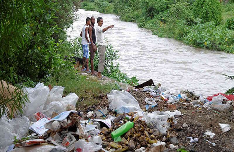 Matthew también llegó a Cuba con vientos sostenidos de 225 kilómetros por hora. Fotografía vía: Yamil Lage / AFP