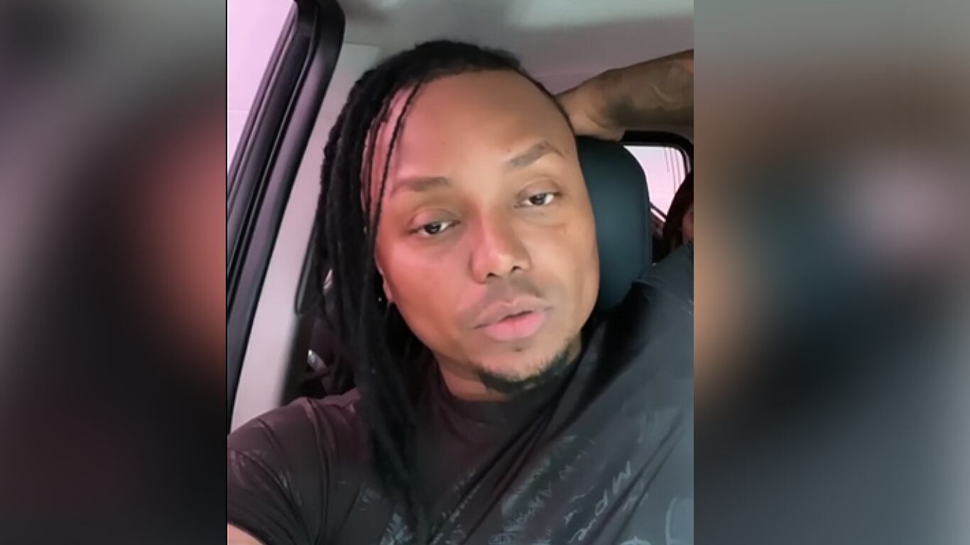 El cantante de champeta Mr. Black habla sobre el accidente vehicular que sufrió en compañía de su esposa y de su equipo de músicos.