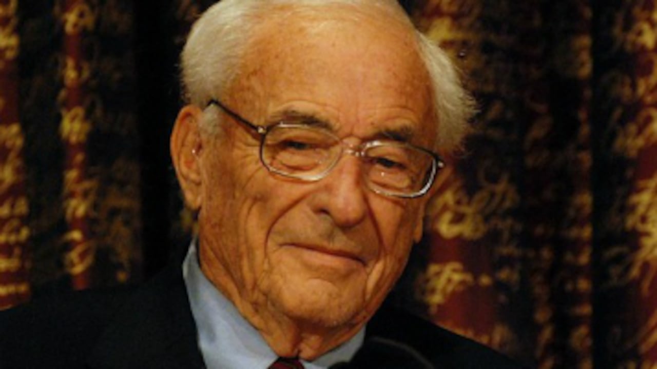 8. Canadá: (22 premiados). Deberíamos estar agradecidos a Canadá por su 'héroe de la medicina', Frederick Banting, quien descubrió la insulina en 1921 y sigue siendo el ganador más joven del premio en el campo de la medicina. La mayor parte de los premios Nobel canadienses fueron otorgados por sus logros en química. Un ejemplo: el físico Willard S. Boyle.