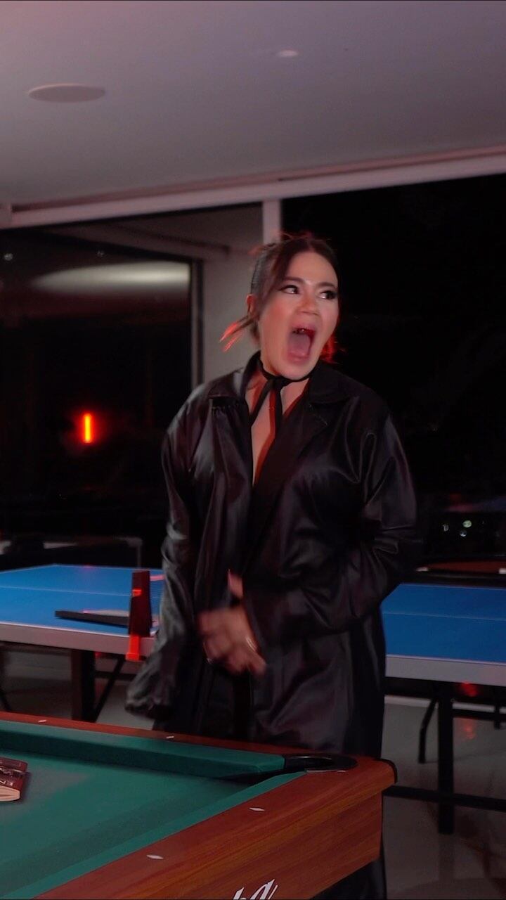 Así quedó Cintia cuando Yéferson la asustó con un actor disfrazado de demonio. Foto: Instagram @yefersoncossio.