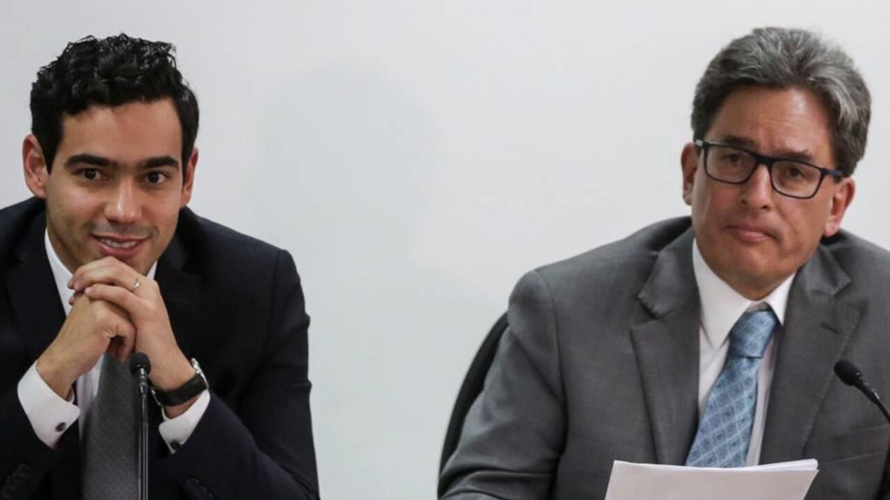 Luis Alberto Rodríguez, viceministro técnico de Hacienda, y Alberto Carrasquilla, ministro de Hacienda