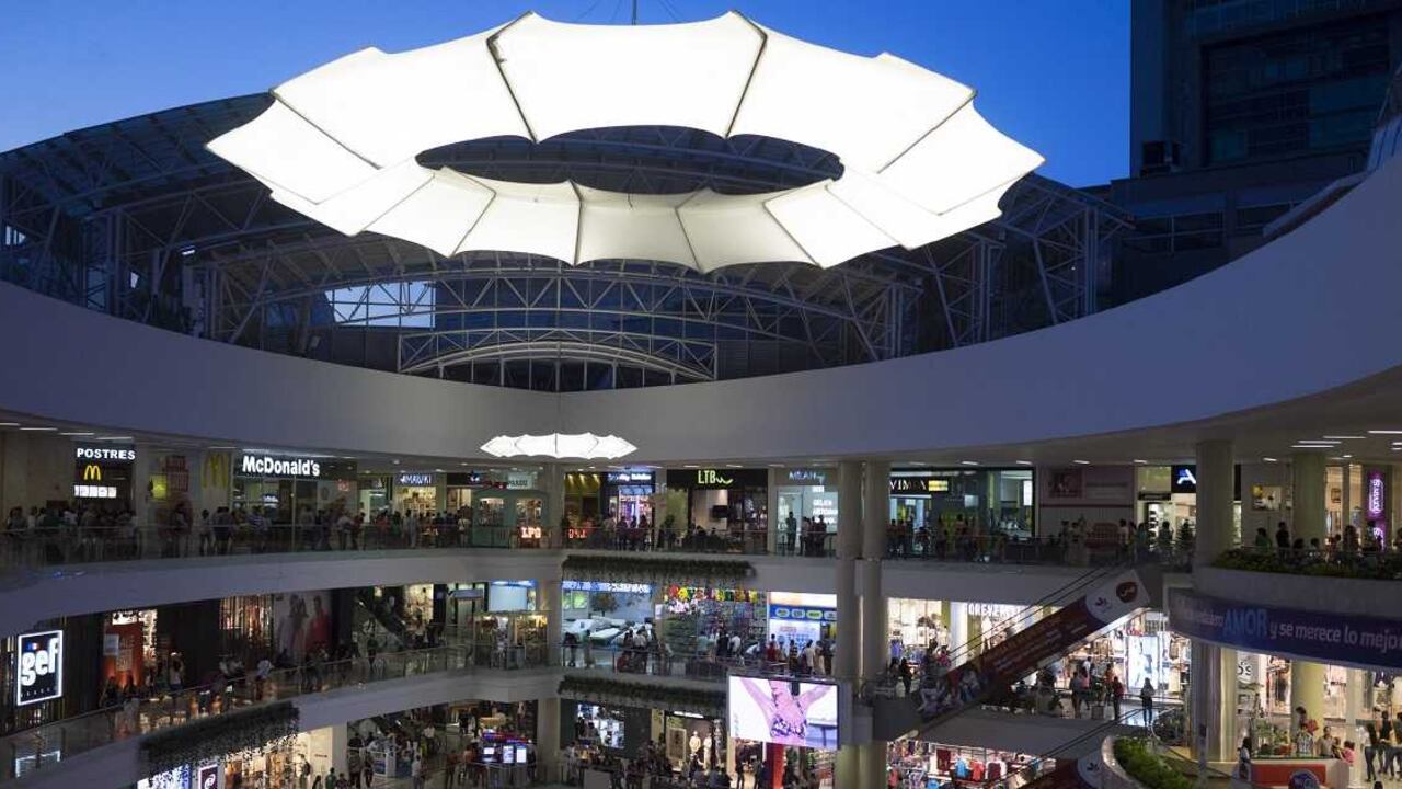 Los centros comerciales chilenos llegan a la costa colombiana.