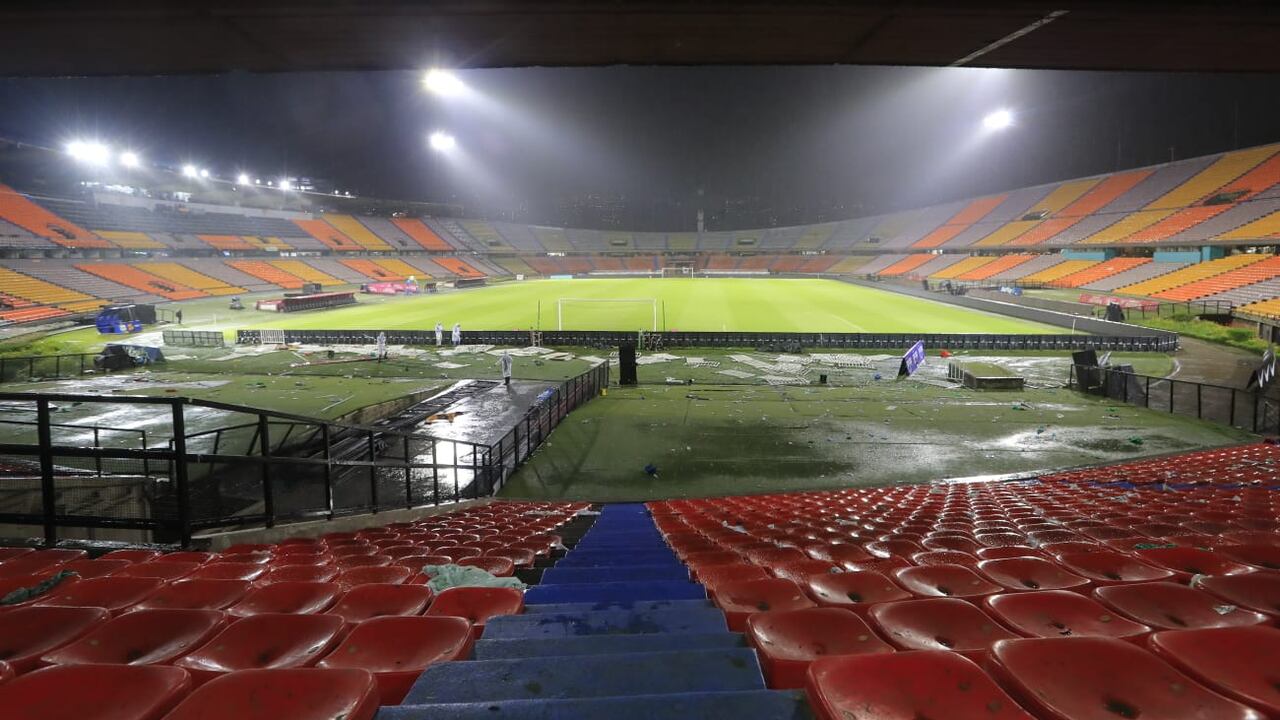 Sobre las 7 de la noche el estadio ya estaba completamente vacío