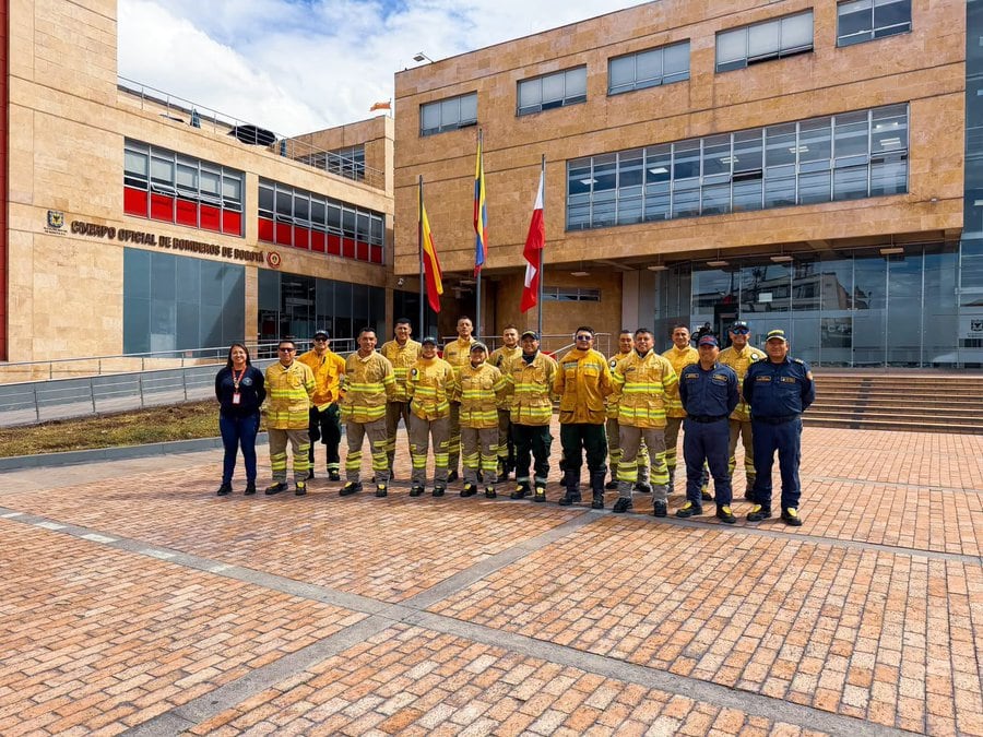Equipos de socorro de Bogotá apoyan la liquidación de incendios en el departamento del Tolima.