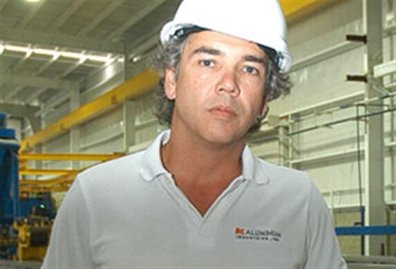 Alberto Velilla, vicepresidente para América Latina de RC Aluminum.  “Creo que lo más importante es saber que las cosas siempre se pueden hacer mejor, que siempre hay algo más que aprender y que para dar lo mejor de sí, hay que entregarse completamente a lo que se pretende cumplir”.