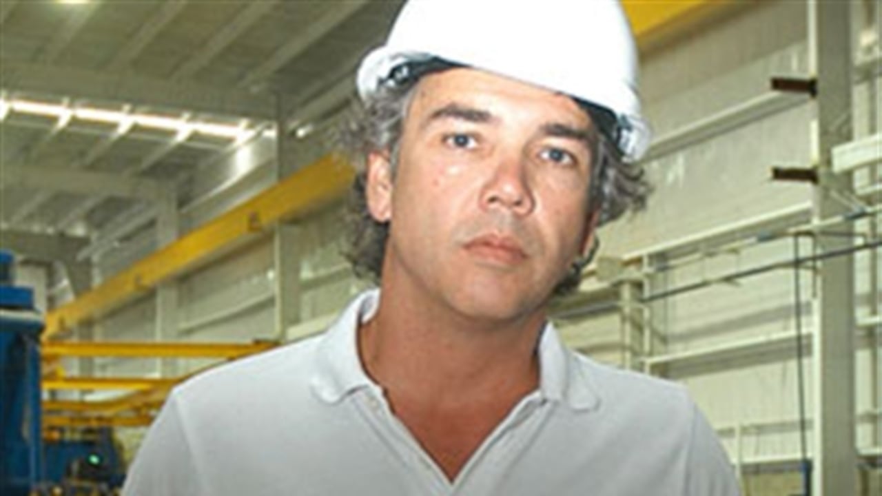 Alberto Velilla, vicepresidente para América Latina de RC Aluminum. “Creo que lo más importante es saber que las cosas siempre se pueden hacer mejor, que siempre hay algo más que aprender y que para dar lo mejor de sí, hay que entregarse completamente a lo que se pretende cumplir”.