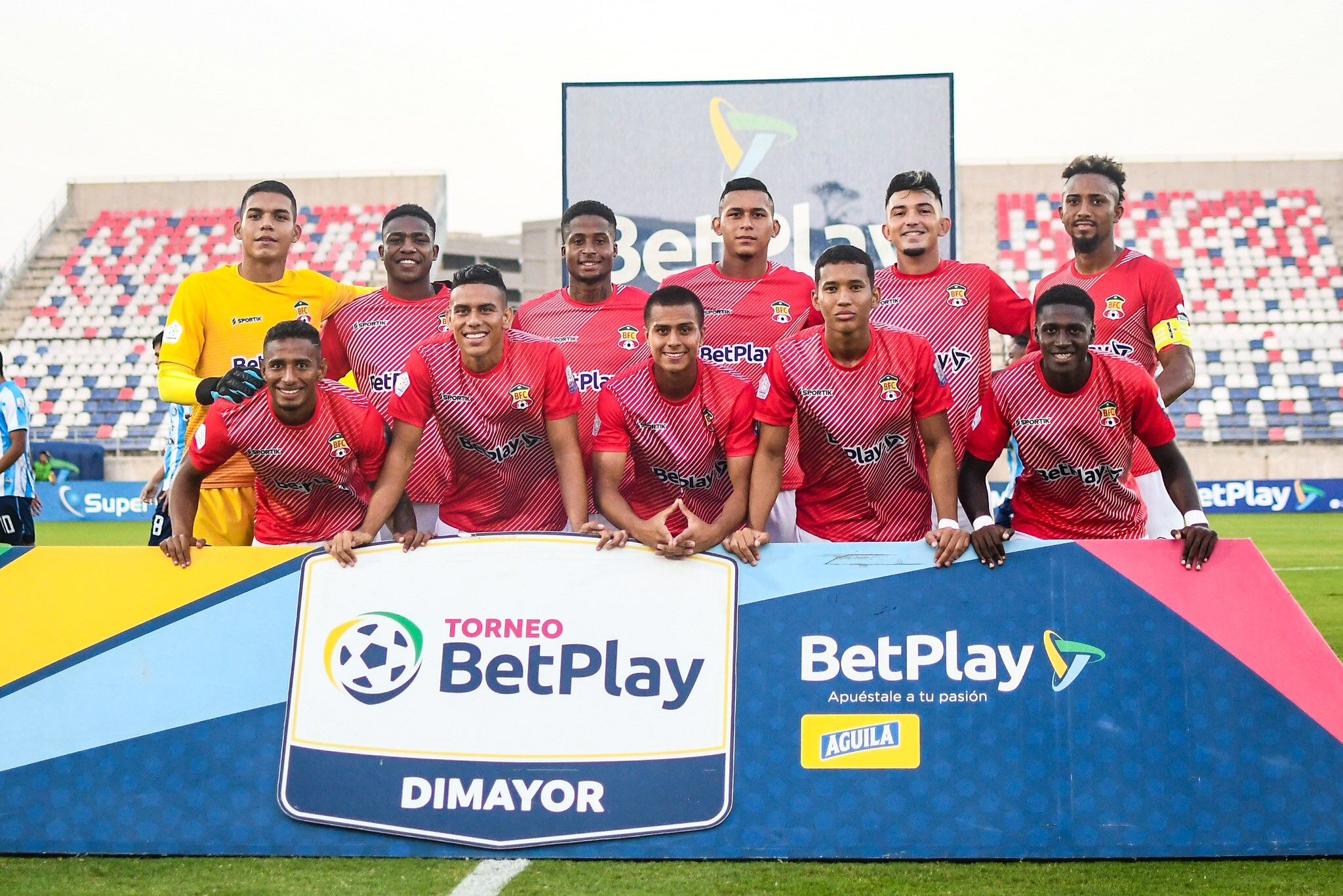 Equipo titular de Barranquilla FC en un partido del torneo de la Segunda División.