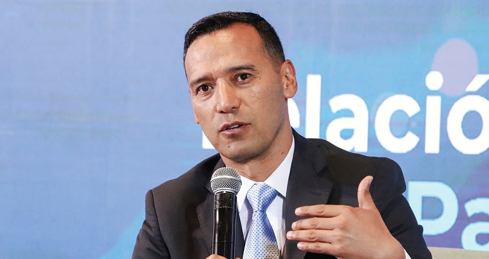 Ministro de Defensa, Pedro Sánchez.