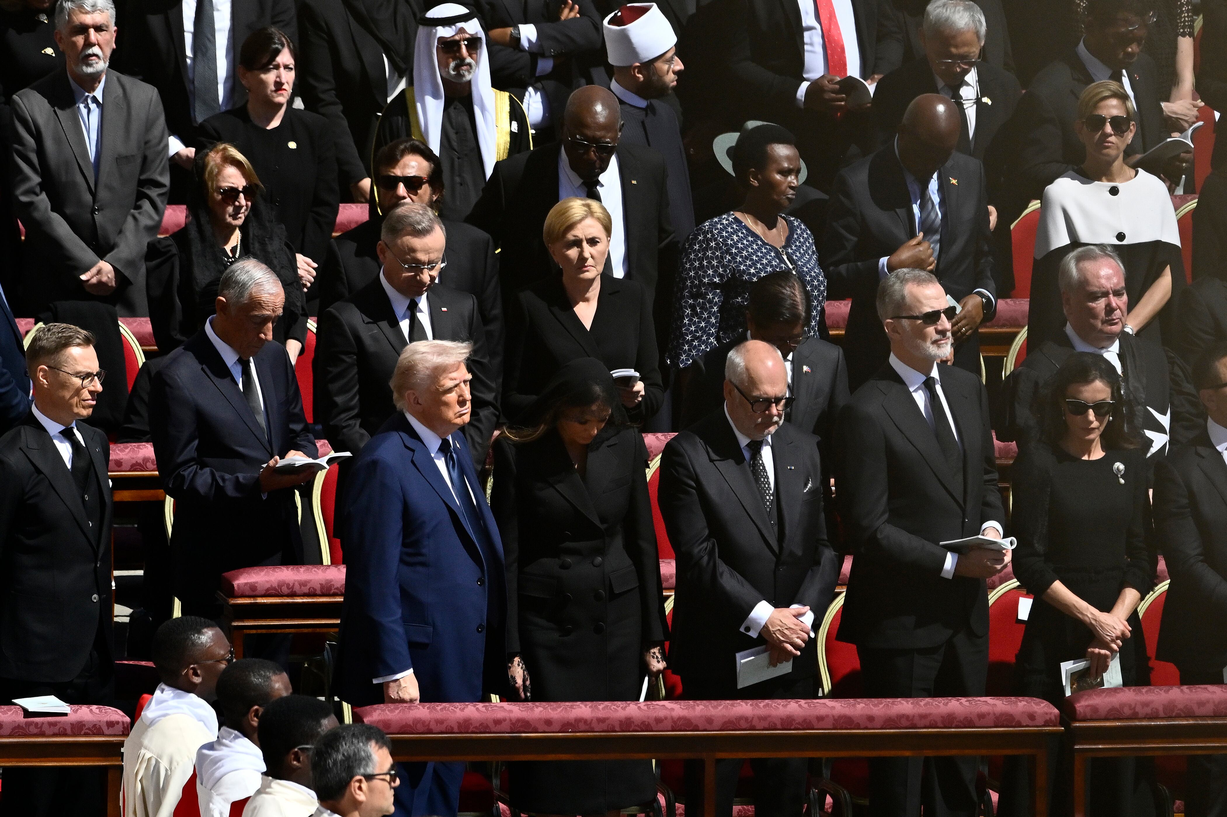 El presidente de Estados Unidos, Donald Trump, ha mantenido una reunión "muy productiva" en Roma con su homólogo ucraniano, Volodimir Zelenski poco antes de asistir al funeral del Papa Francisco en la plaza de San Pedro