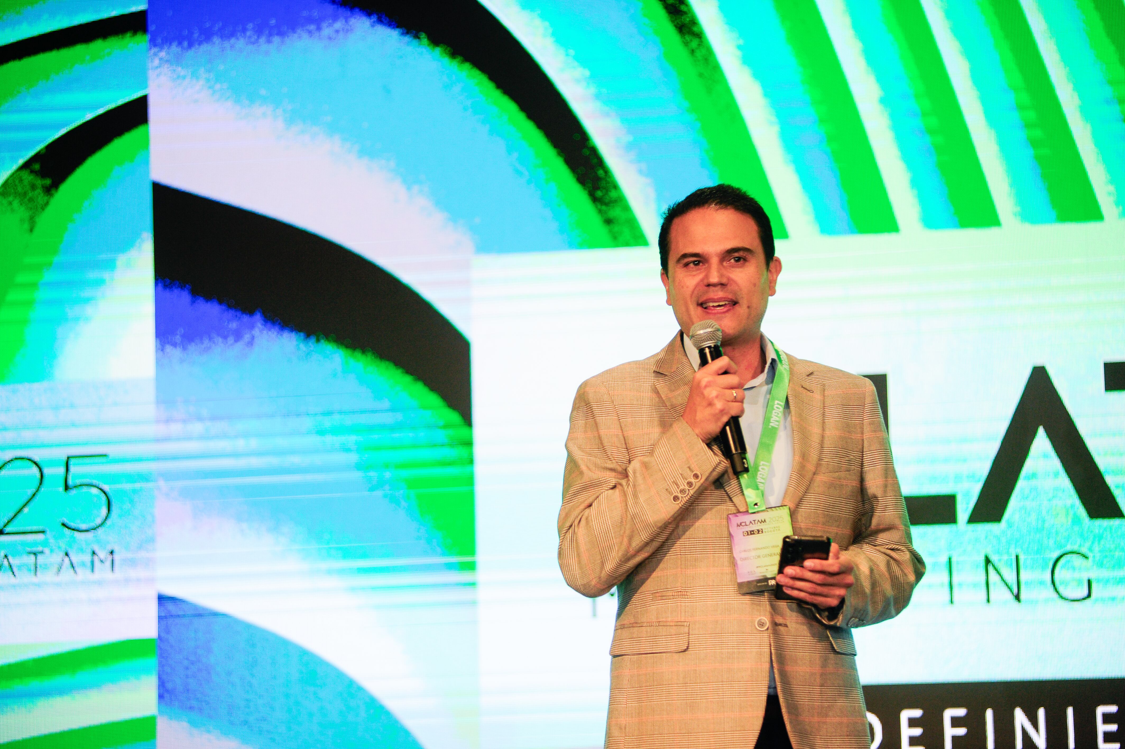 Carlos Fernando Vega - Director General - Revista P&M.