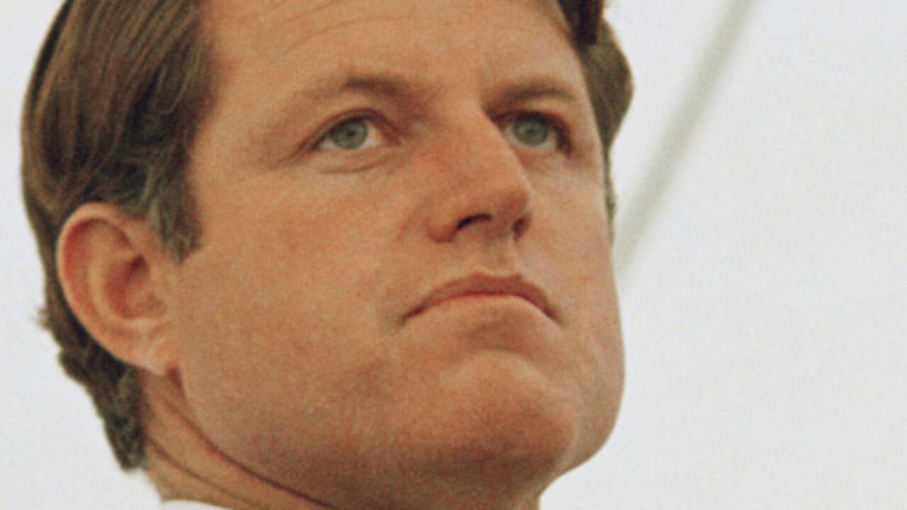 Richard Nixon intentó destapar un supuesto caso de infidelidad de Ted Kennedy para evitar que se le atravesara en las elecciones presidenciales de 1972.