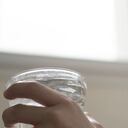 En las mañanas es importante hacer estos ejercicios en la cara y con una mezcla de agua con sal