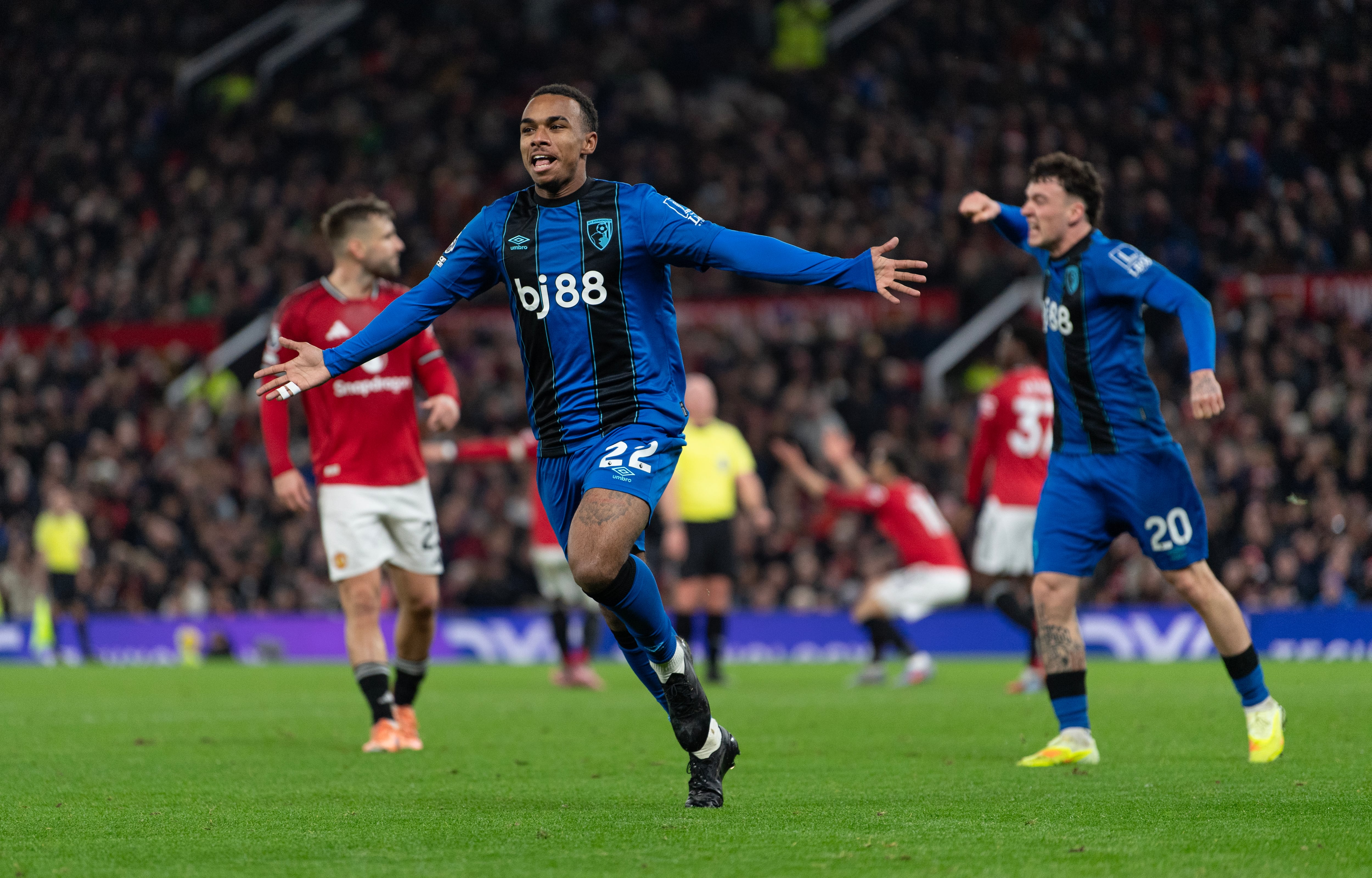 Bournemouth impidió que Manchester United se quedara con los tres puntos por Premier League.