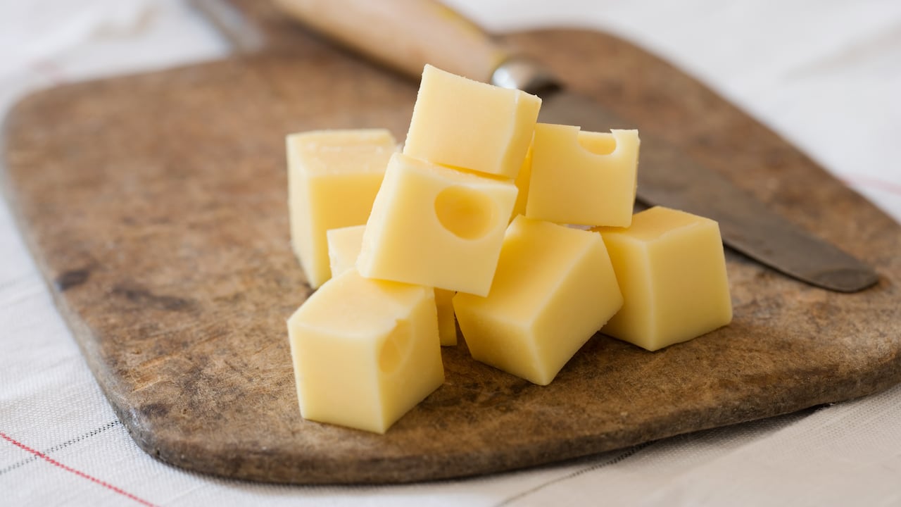 Entre los quesos existe mucha variedad, como los elaborados con leche de vaca, los frescos o maduros de cabra o de oveja.