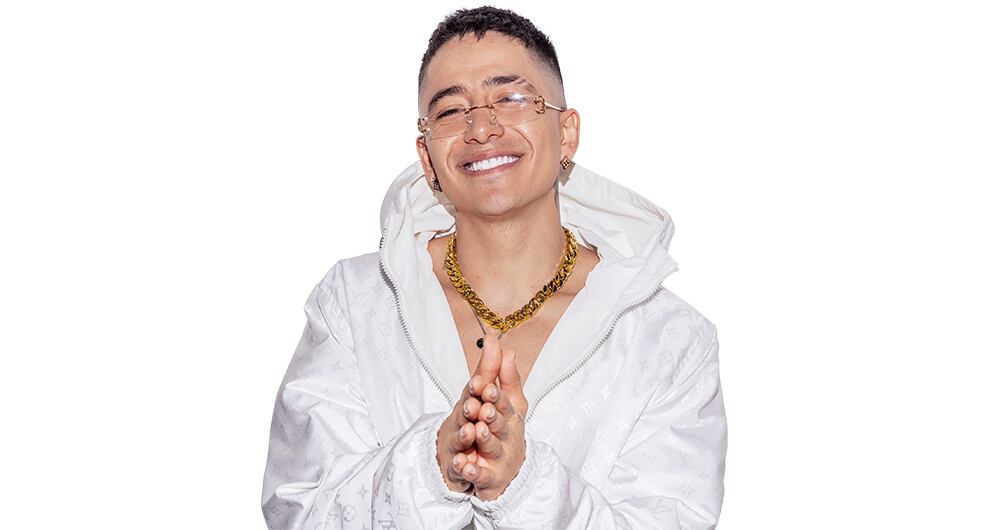 Próximo a cumplir 29 años, Andy siguió los pasos de su padre, Jhonny Rivera, en la música. En 2012 saltó a la fama con Te pintaron pajaritos y desde entonces ha prestado su voz para grandes colaboraciones del género urbano al lado de estrellas como Maluma.