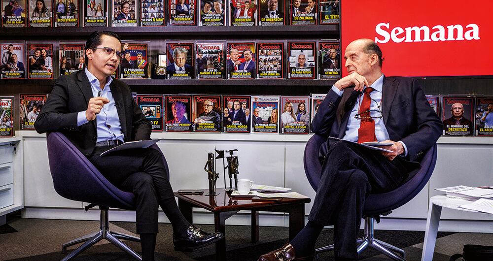 En diálogo con Yesid Lancheros, director de SEMANA, Álvaro Leyva dice que los audios “obtenidos ilegalmente no sirven en un proceso penal”. 