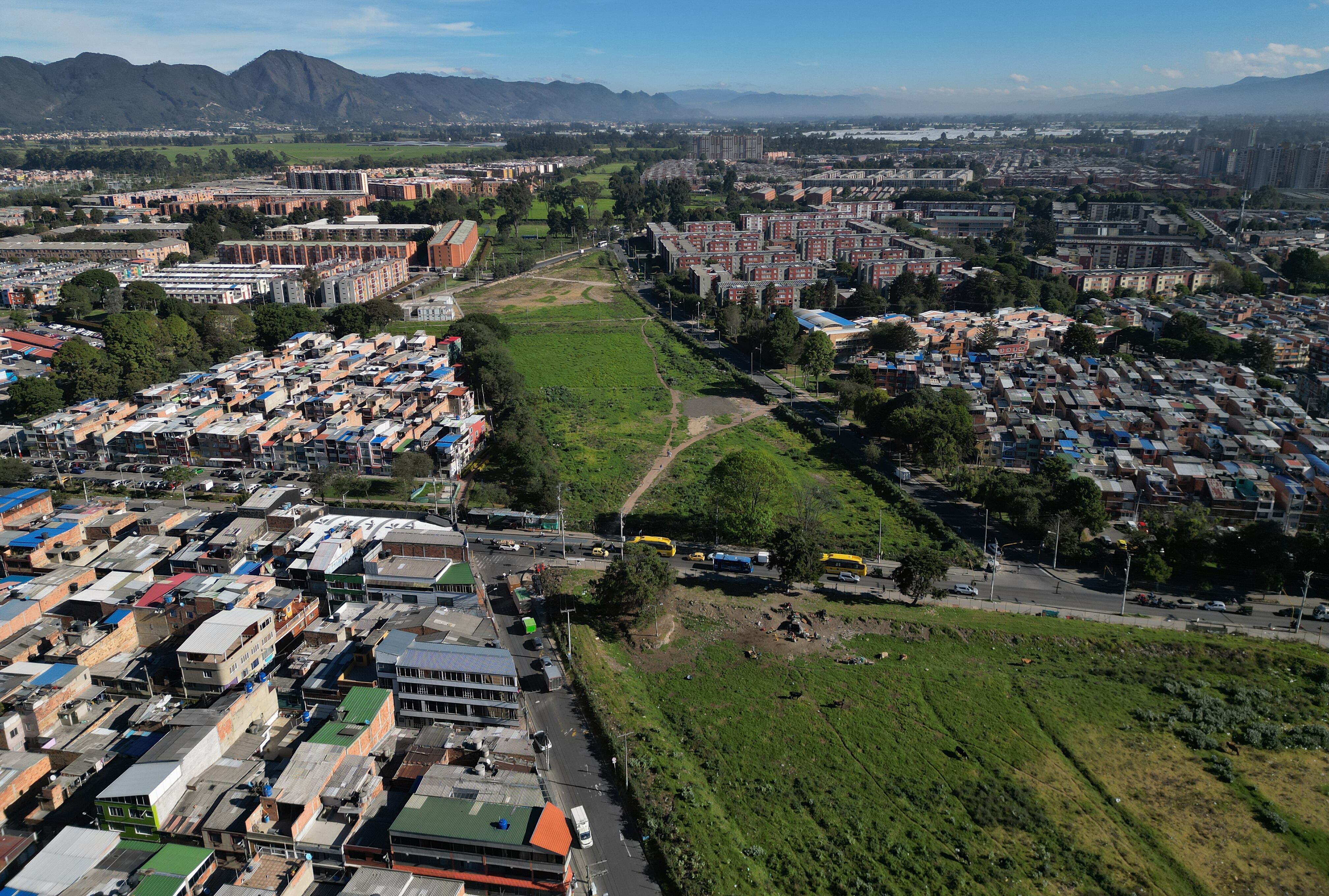 Procuraduría suspende contrato que dejó firmado Claudia López en los predios de la ALO Norte para la construcción de la ‘Ciudadela Educativa y del Cuidado’ en las localidades de Suba y Engativá
Bogota enero 18 del 2024
Foto Guillermo Torres Reina / Semana