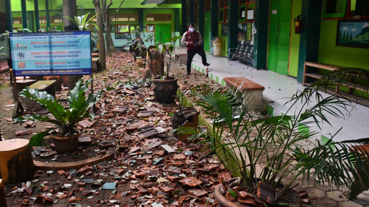 Al menos seis muertos en sismo registrado cerca de la isla indonesia de Java