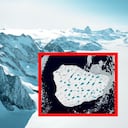 Se trata de un gigantesco iceberg, originado en la escarpada costa groenlandesa.
