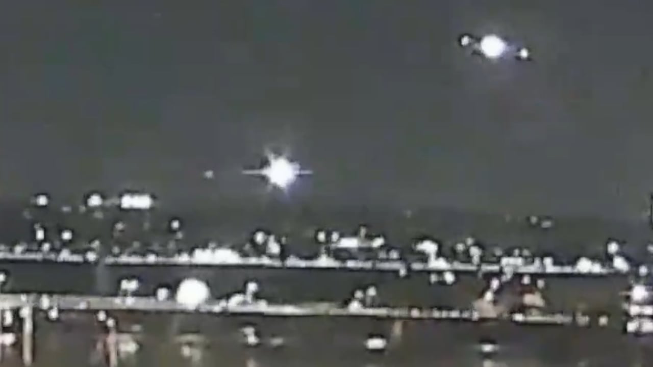 El incidente, que sorprendió a los equipos de seguridad del aeropuerto, ocurrió en pleno proceso de aproximación del avión.