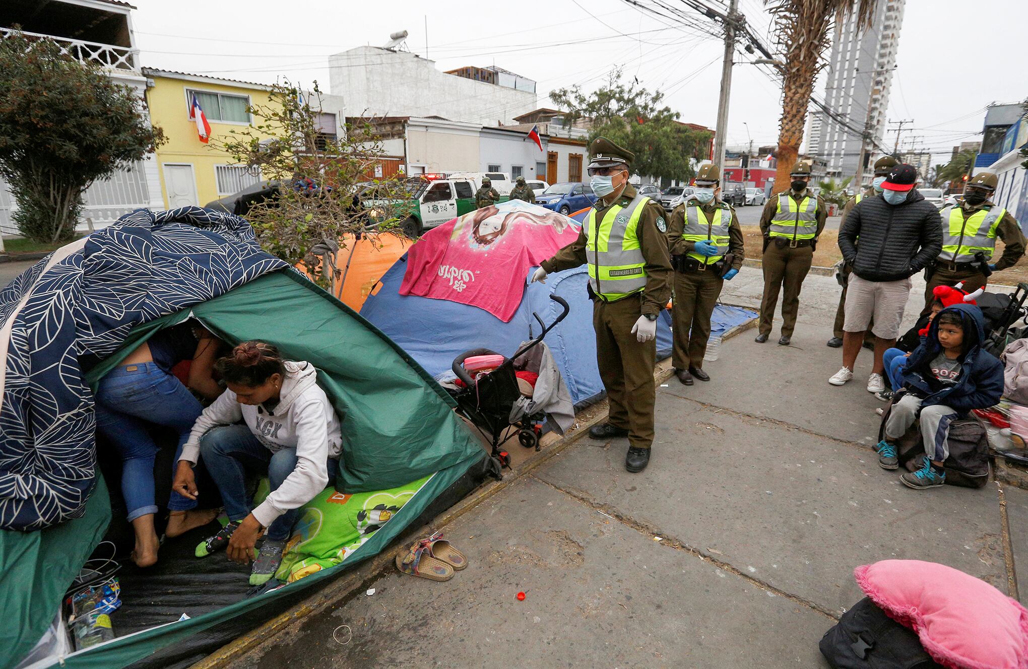 En Imágenes. Enfrentamiento entre antiinmigración y migrantes venezolanos en Chile
