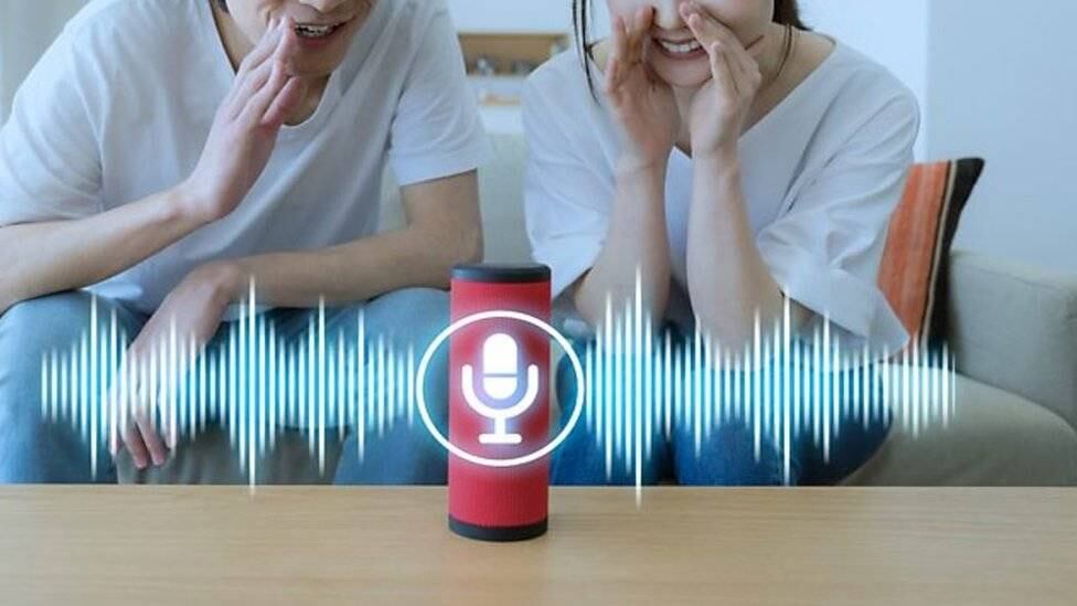 El asistente virtual que funciona por voz es una herramienta que ofrece Google.