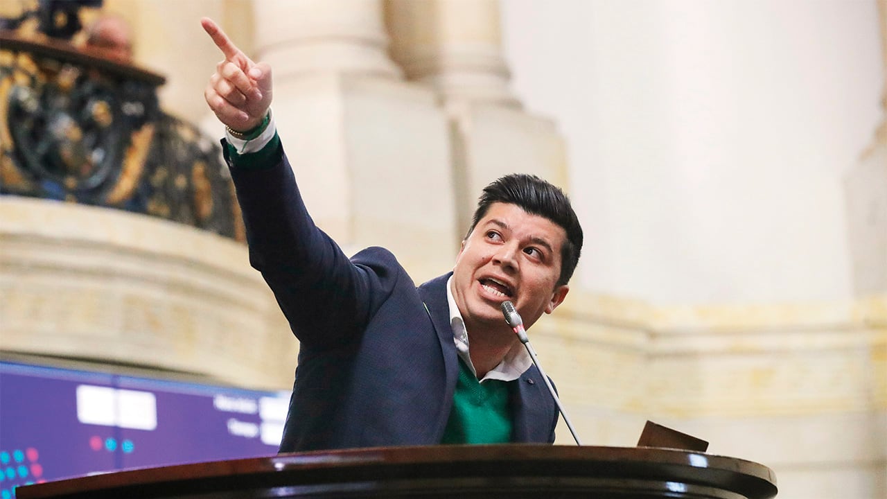 Senador Gustavo Moreno, a quien el Gobierno Petro le entregó el control de la Unidad para las Víctimas, según testimonios.