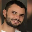 El joven salió del evento en la madrugada del sábado y tras recibir una llamada, abandonó a quienes lo acompañaban.