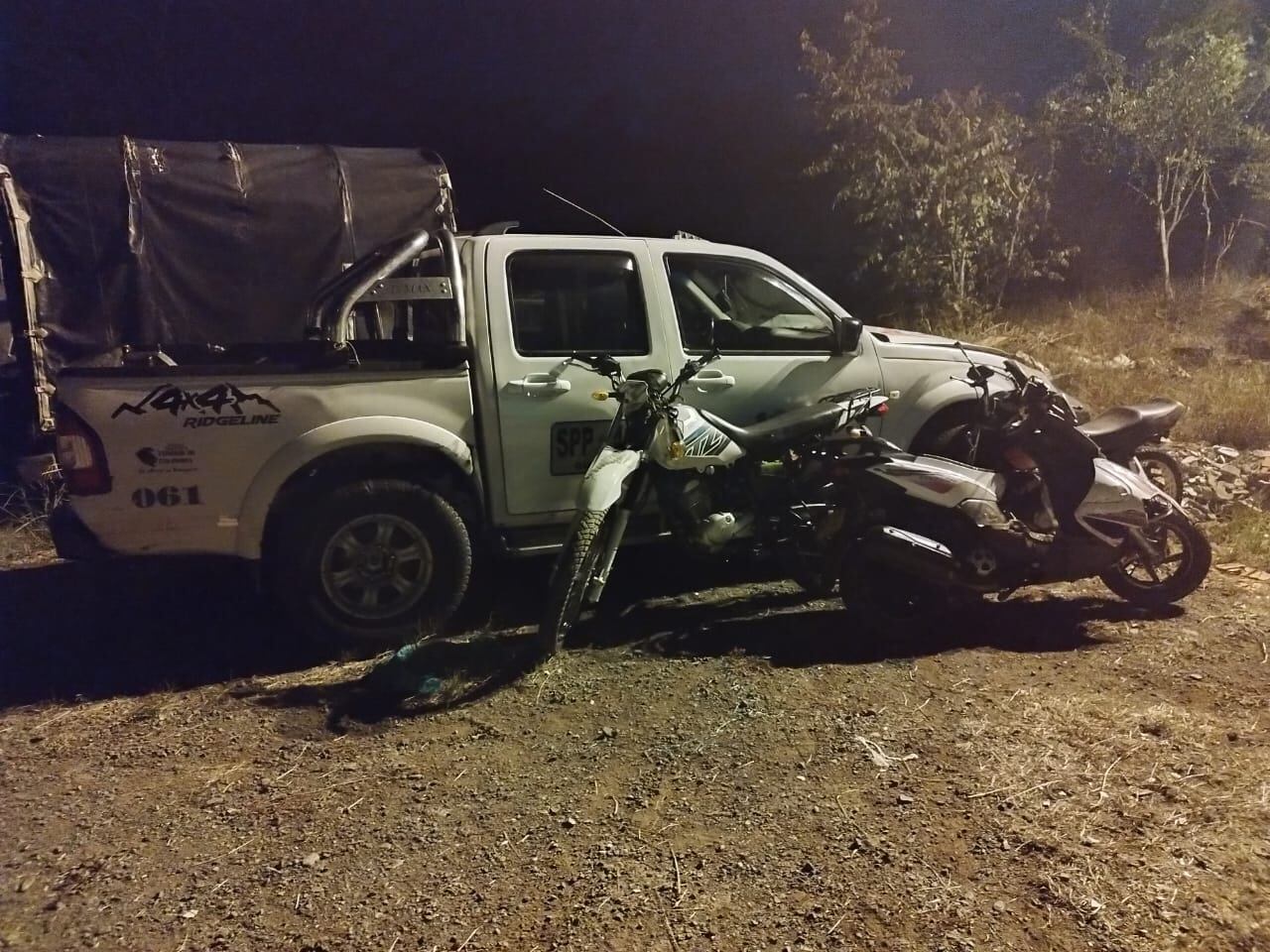 Los menores murieron tras chocar con una camioneta.