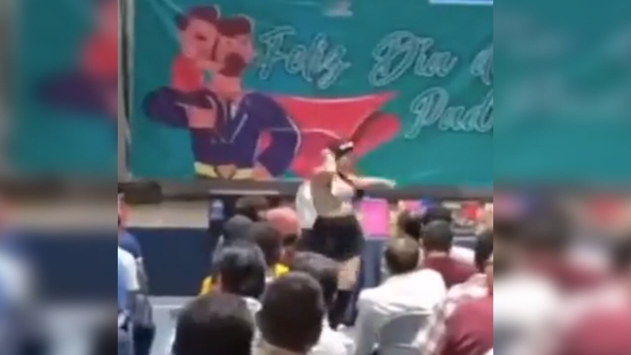 Celebración del día del padre en municipio de Huehuetán, México, se convirtió en manzana de la discordia por uso de strippers.