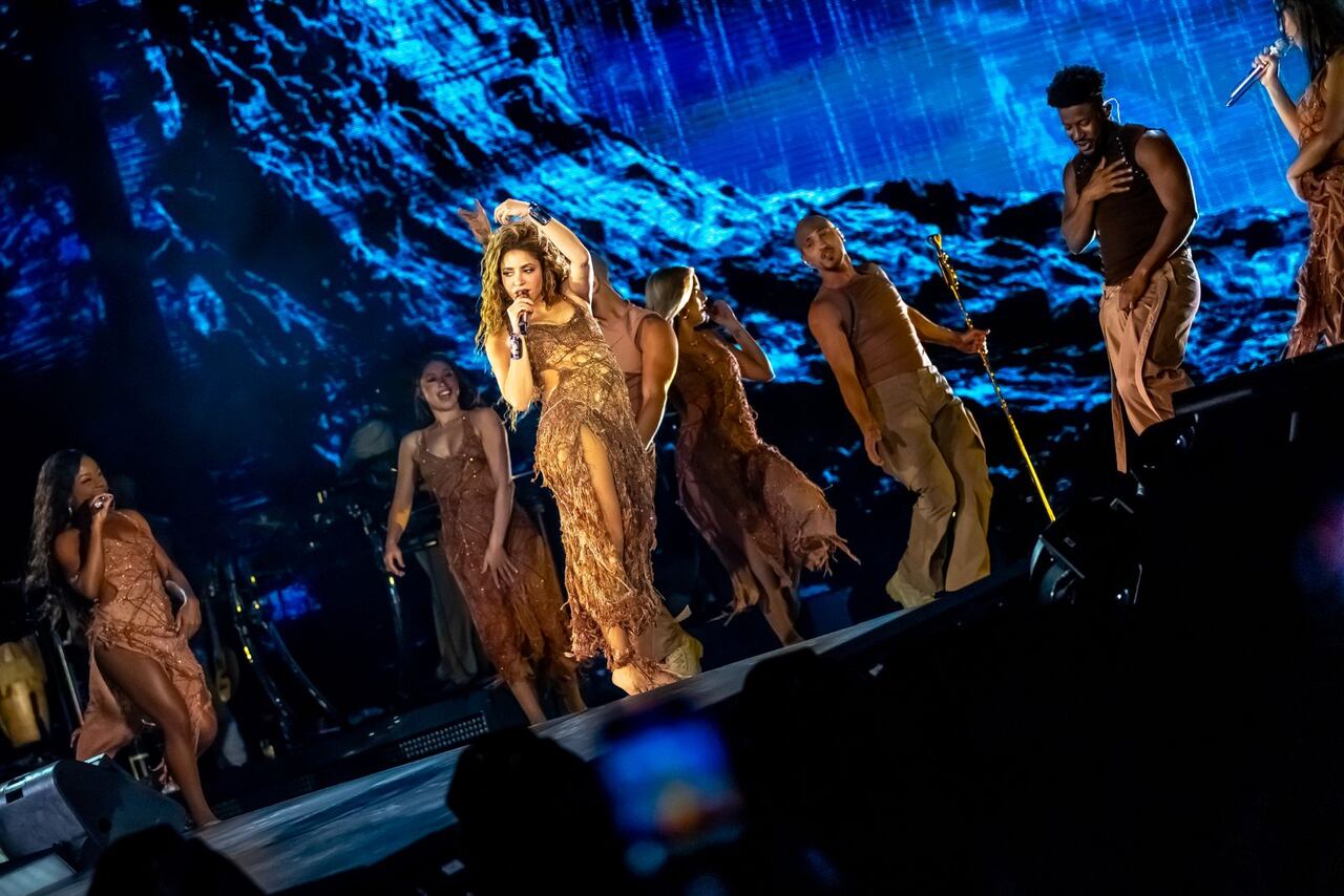 Shakira conquista a miles en su regreso a México