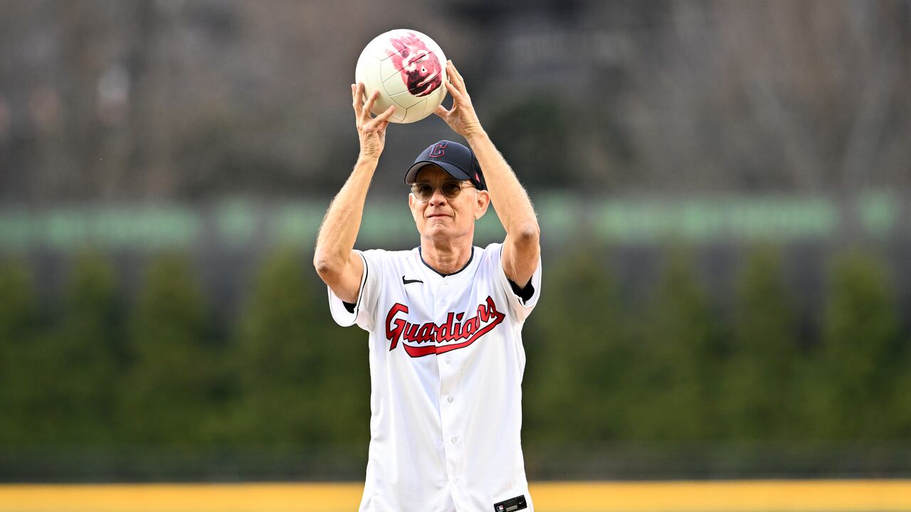 Tom Hanks recuerda a su amigo 'Wilson', de la película 'Náufrago'. (Photo by Jason Miller/Getty Images)