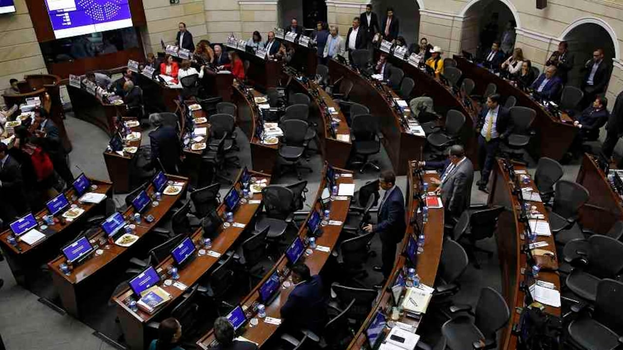 Congresistas insisten en traslado exprés de pensiones.