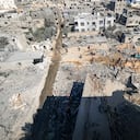 Miles de personas, tanto israelíes como palestinas, han muerto desde el 7 de octubre de 2023, después de que militantes palestinos de Hamás con base en la Franja de Gaza entraran en el sur de Israel en un ataque sorpresa que llevó a Israel a declarar la guerra a Hamás en Gaza el 8 de octubre.