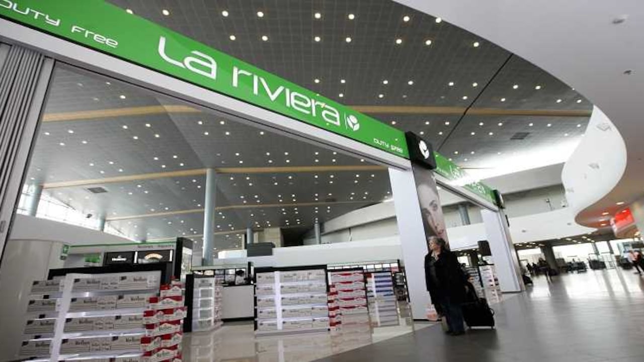 Wisa es dueño de varias empresas, incluyendo las tiendas La Riviera en Colombia.